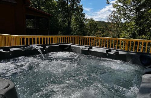 Lake Lure House | Amazing Screened Porch, HotTub, Relax, Recharge, Private Lake Access Riverbend