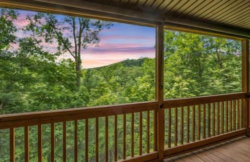 Lake Lure House | Amazing Screened Porch, HotTub, Relax, Recharge, Private Lake Access Riverbend