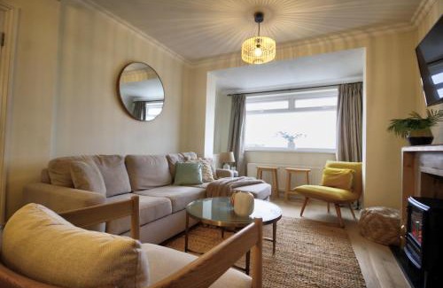 Amble House | Amazing sea views and hot tub