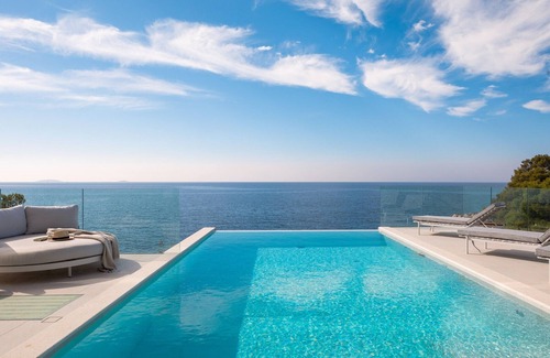 Primosten Burnji Villa | Amazing Seafront Croatian Villa | 5 Bedrooms | Villa Primosten Pearl |.