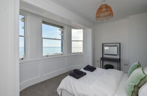 St Leonards-On-Sea Apartment | Amazing Seaview - 2 bedroom, 2 bathroom
