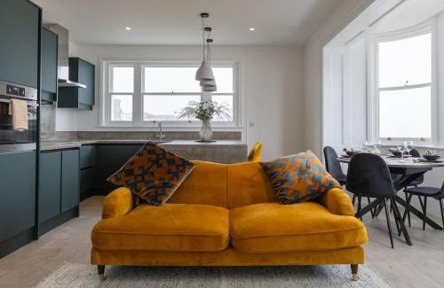 St Leonards-On-Sea Apartment | Amazing Seaview - 2 bedroom, 2 bathroom