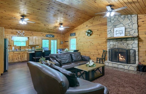Rockbridge Cabin | Amazing Starr | Hocking Hills Cabin