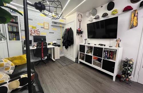 Southwark Apartment | Amazing Studio Flat with Private Garden