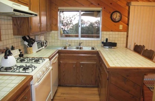Pine Cove Cabin | Amazing Sunset Views! Paradise Pines Retreat, Idyllwild-Pine Cove