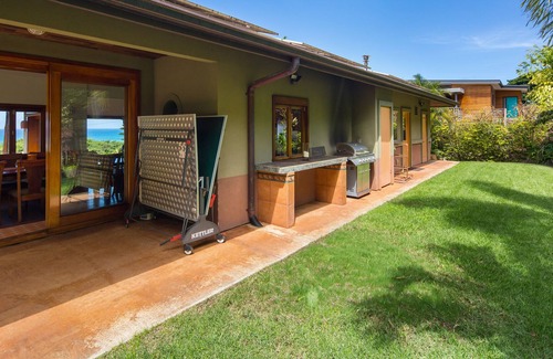 Pupukea House | Amazing Sunset Beach 4 Bedroom / 4 Bath Vacation Home with Pool