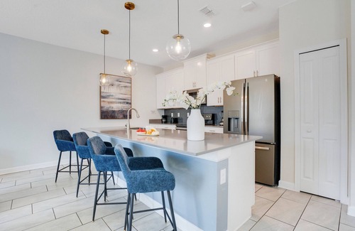 Four Corners Ski Chalet | Amazing Townhouse 4Bed/3Bath/Pool/18Min from Disney