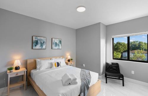 Allapattah Apartment | Amazing Townhouse w Free Parking