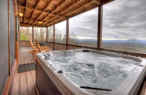 Mineral Bluff House | Amazing View - Hot Tub, Game Room, Fire Pit, and Stunning Mountain Views near Blue Ridge - Mineral Bluff, GA