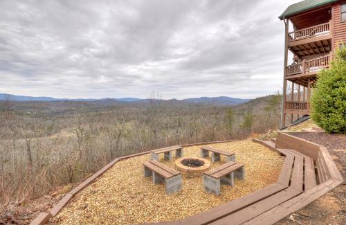 Mineral Bluff House | Amazing View - Hot Tub, Game Room, Fire Pit, and Stunning Mountain Views near Blue Ridge - Mineral Bluff, GA