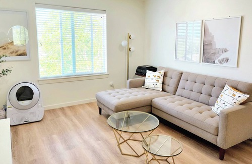 Silver Lake House | AMAZING VIEW!!! Luxury Private Room & Full Bath suite