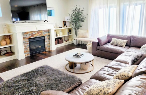 Silver Lake House | AMAZING VIEW!!! Luxury Private Room & Full Bath suite