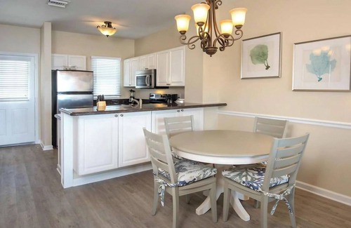 Marathon Hotel | Amazing View! Relaxing Unit, Terrace w/Water View, Full Kitchen! Onsite Pool