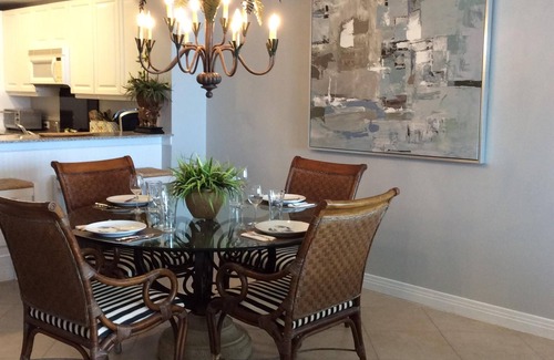 Parasol Condo | Amazing views - 18th Floor Penthouse - 2 BR/2 BA - Spectacular balcony & condo