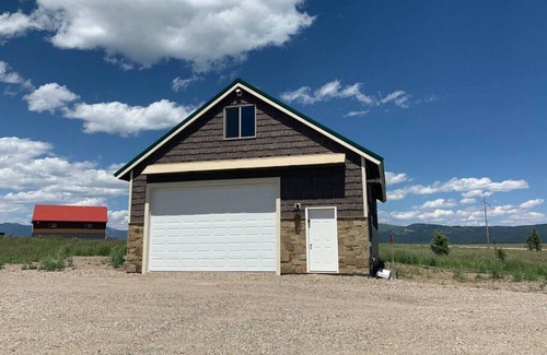 Island Park Apartment | Amazing Views! 25 min to Yellowstone, Loft S