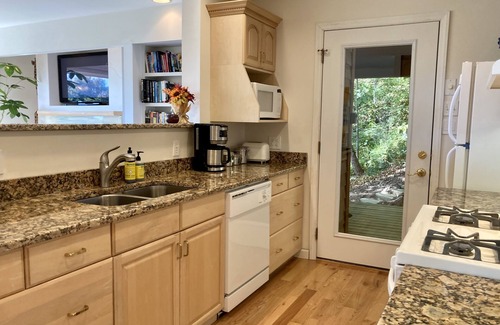 Laurel Ridge House | Amazing Views at Cozy Mountain Retreat