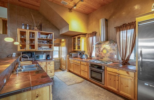 West Alameda House | Amazing Views, Hot Tub, Pool, Sauna, Gourmet Kitchen, Master Suites!