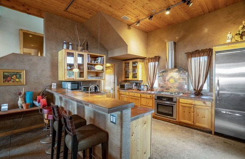 West Alameda House | Amazing Views, Hot Tub, Pool, Sauna, Gourmet Kitchen, Master Suites!