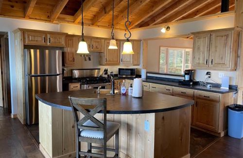 Duck Creek Village House | Amazing views near Strawberry Point!