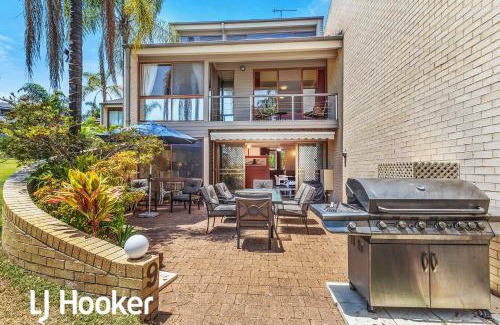 Soldiers Point House | Amazing waterfront location