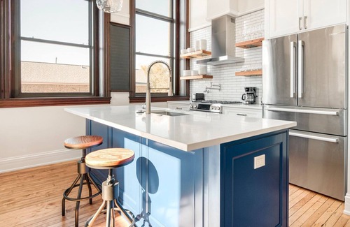 Noble Square Apartment | Amazing West Town 2BR w/ W/D, Gym & Rooftop nr Downtown, by Blueground
