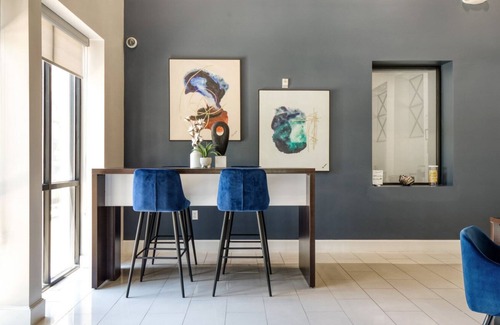 Warner Center Apartment | Amazing Woodland Hills Studio w/ Pool, near Westfield Mall, by Blueground