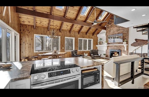 Ellicottville Ski Chalet | Amazing Year-Round Ellicottville Family Chalet - 1 min to slopes, ropes and golf