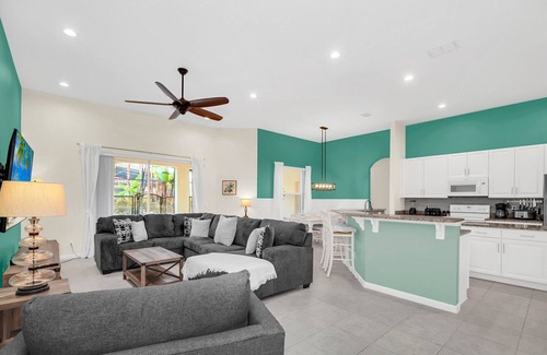 Bridgewater Crossing Villa | Amazingly Decorated 5 Bedroom 5 Bathroom Villa on Solterra