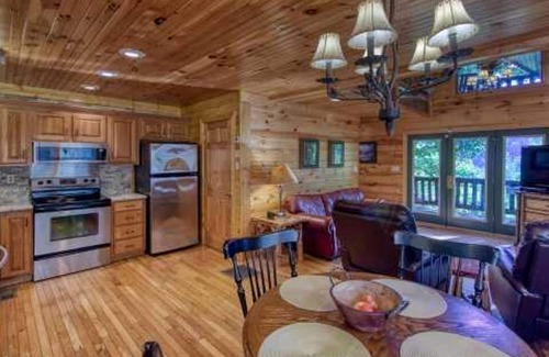 Wears Valley Apartment | Amazingly Peaceful Private Cozy Cabin