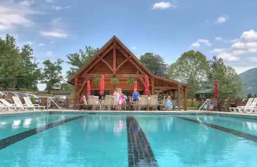 Wears Valley Apartment | Amazingly Peaceful Private Cozy Cabin