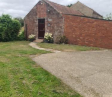 Woodhall Spa Apartment | Amazingly quiet and peaceful studio getaway.