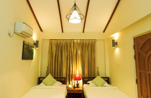 Bahan Hotel | Ambassador Hill