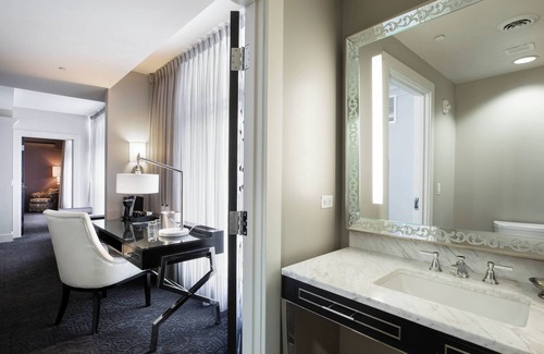 Downtown Kansas City Hotel | Ambassador Hotel Kansas City, Autograph Collection