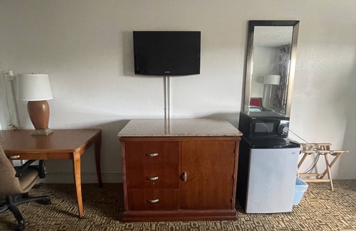 Historic Downtown Kissimmee Hotel | Ambassador Inn