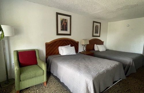 Historic Downtown Kissimmee Hotel | Ambassador Inn