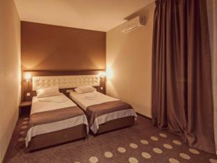 Podilskyj Hotel | Ambassador Plaza