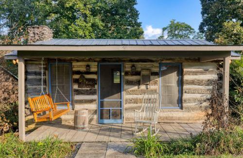 New Market House | Amber Cabin by AvantStay Cozy Mountain Retreat