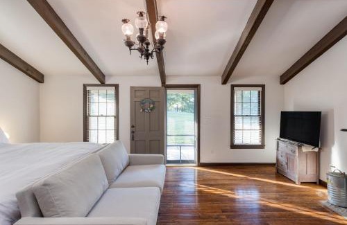 New Market House | Amber Cabin by AvantStay Cozy Mountain Retreat