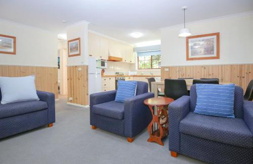 Bright House | Amber Cottage