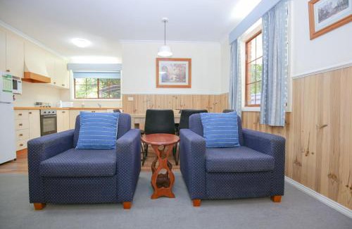 Bright House | Amber Cottage