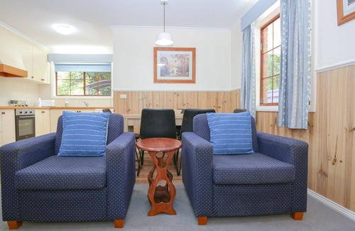 Bright Cottage | AMBER COTTAGE: Bright