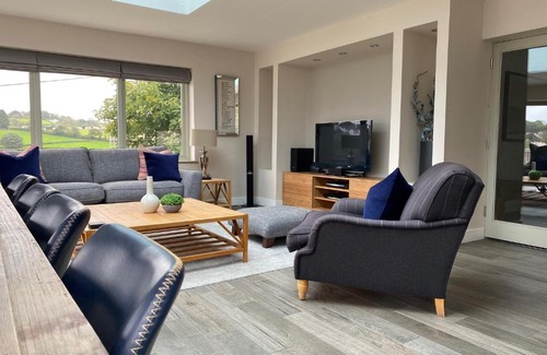 Saundersfoot House | Amber Cottage - Luxury Cottage, Hot Tub, Sea Views and Log Burner