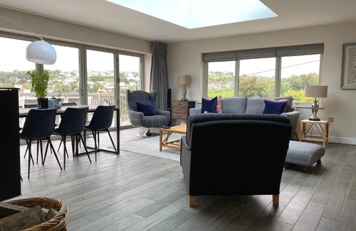 Saundersfoot House | Amber Cottage - Luxury Cottage, Hot Tub, Sea Views and Log Burner