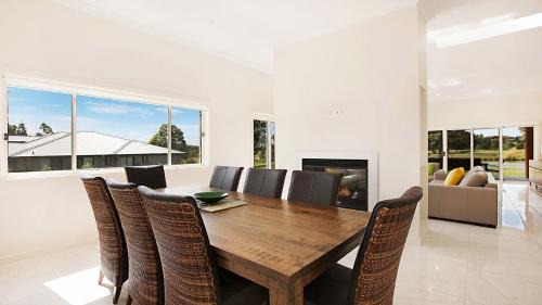 Pokolbin House | Amber Lakes - The Vintage