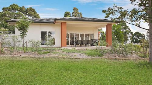 Pokolbin House | Amber Lakes - The Vintage