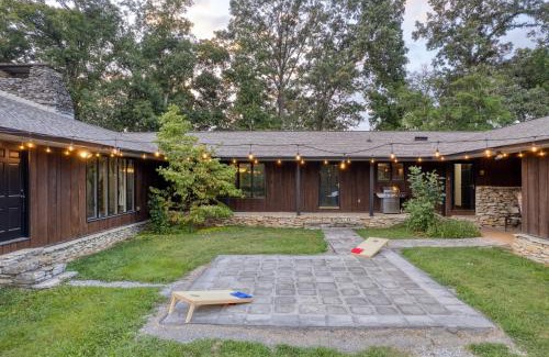 New Market House | Amber Lodge by AvantStay Pool Firepit Sauna
