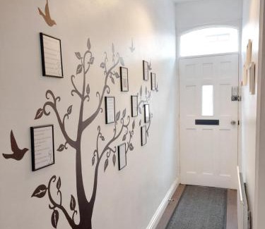 Belfast Apartment | Amber Lodge- No Party House