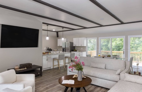 New Market House | Amber Refresh by AvantStay | Pool and Hot Tub