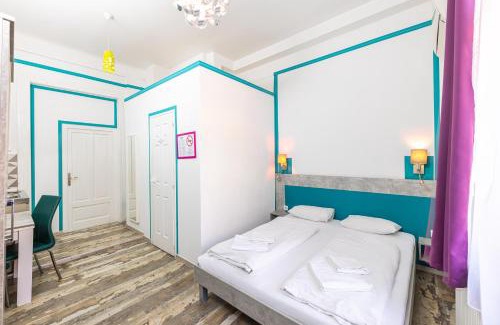 Inner City Budapest Apartment | Amber Terrace Studios Downtown