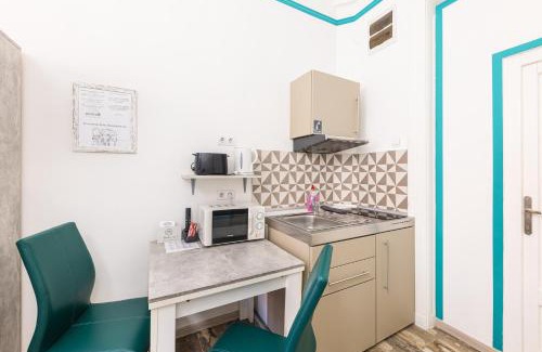 Inner City Budapest Apartment | Amber Terrace Studios Downtown